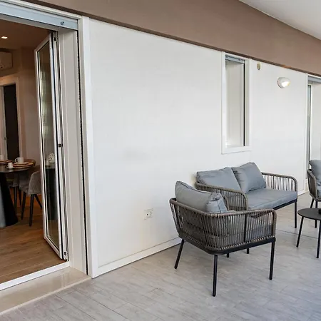 Apartamento Mc Luxury With Free Parking In Poggiofranco